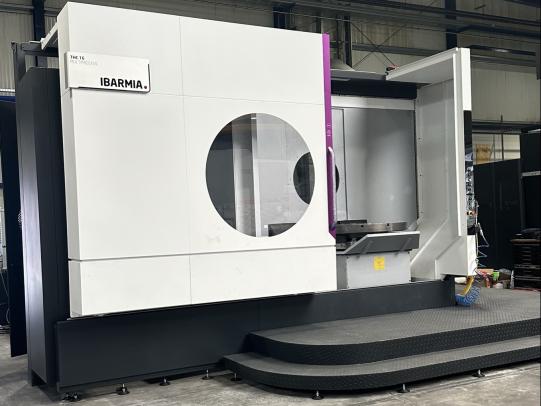 Anlieferung von fünf neuen Maschinen